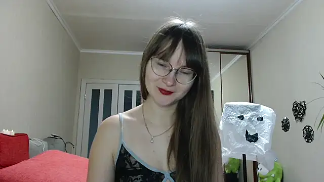 KiraGoldens online show from 11/02/25, 05:56