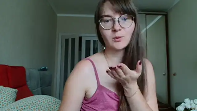 KiraGoldens online show from 07/10/26, 06:35
