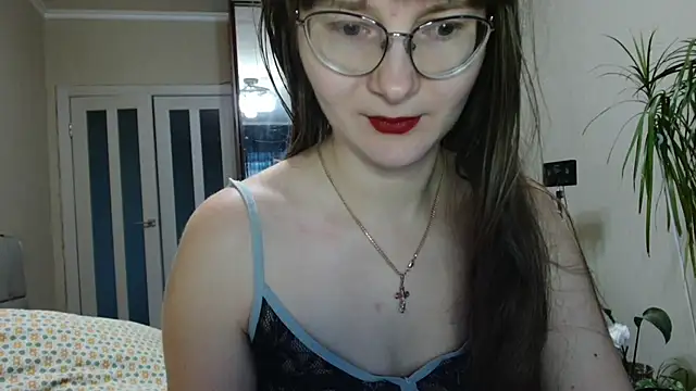 KiraGoldens online show from 11/29/25, 06:02