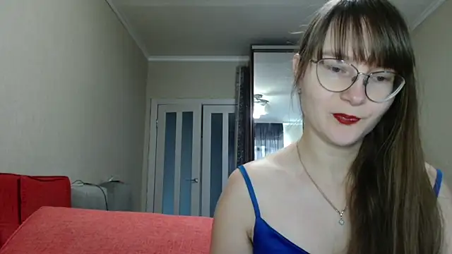 KiraGoldens online show from 10/21/25, 06:24