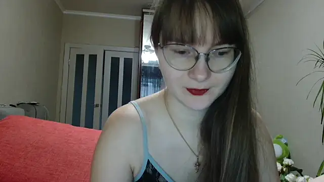 KiraGoldens online show from 12/17/25, 06:29