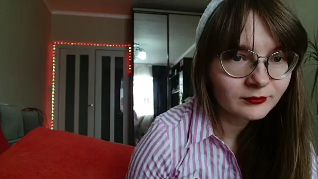 KiraGoldens online show from 02/10/26, 08:24