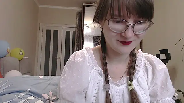 Snapshot of KiraGoldens chatting on 09/23/25, 05:58 KiraGoldens online show from 09/23/25, 05:58