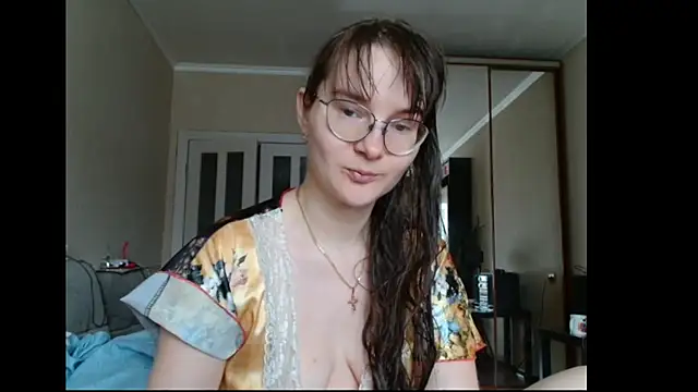 KiraGoldens online show from 05/14/26, 09:06
