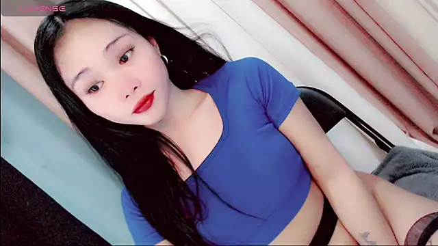 amomentoflust69 online show from 04/22/26, 10:55
