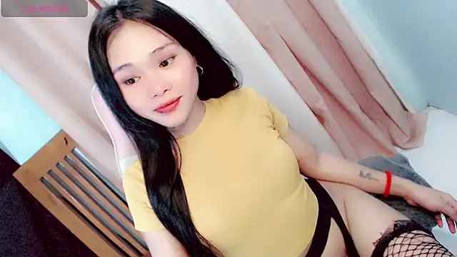 amomentoflust69 online show from 05/10/26, 12:09