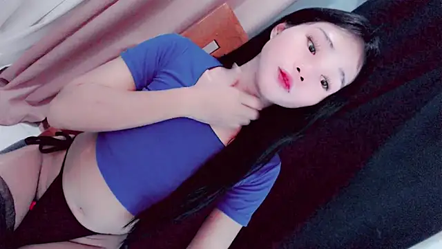 amomentoflust69 online show from 03/09/26, 11:58