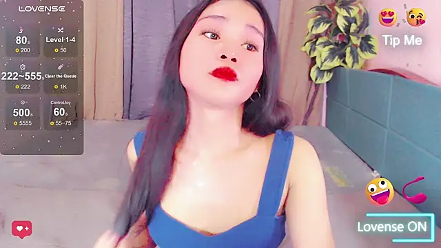 amomentoflust69 online show from 04/04/26, 10:11