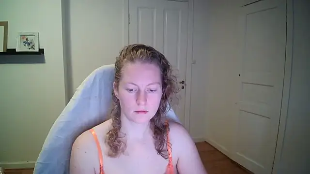 Snapshot of Girlnina-1995 chatting on 11/26/25, 09:31 Girlnina-1995 online show from 11/26/25, 09:31