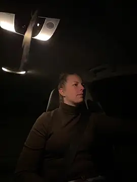 Girlnina-1995 online show from 12/20/25, 05:21