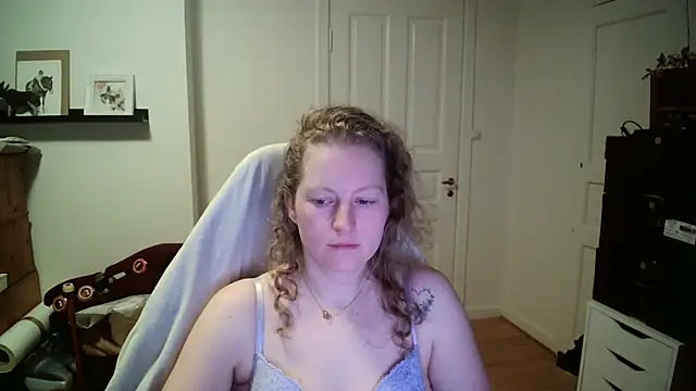 Girlnina-1995 online show from 02/23/26, 10:10