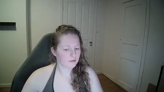 Snapshot of Girlnina-1995 chatting on 02/11/25, 02:35 Girlnina-1995 online show from 02/11/25, 02:35