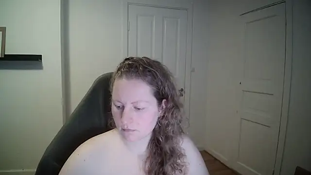 Snapshot of Girlnina-1995 chatting on 03/03/25, 12:06 Girlnina-1995 online show from 03/03/25, 12:06