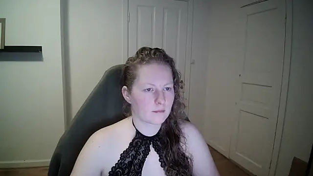 Snapshot of Girlnina-1995 chatting on 02/25/25, 09:42 Girlnina-1995 online show from 02/25/25, 09:42