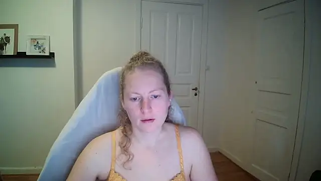 Snapshot of Girlnina-1995 chatting on 10/01/25, 08:41 Girlnina-1995 online show from 10/01/25, 08:41