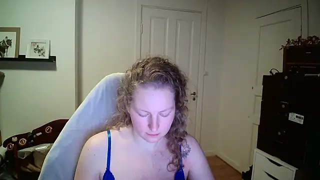 Girlnina-1995 online show from 02/10/26, 09:58