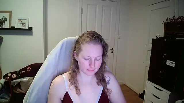 Girlnina-1995 online show from 02/12/26, 12:05