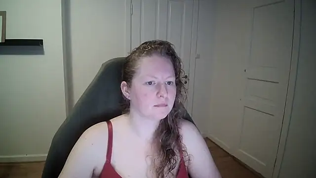 Snapshot of Girlnina-1995 chatting on 03/18/25, 11:22 Girlnina-1995 online show from 03/18/25, 11:22