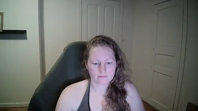 Snapshot of Girlnina-1995 chatting on 03/03/25, 03:43 Girlnina-1995 online show from 03/03/25, 03:43