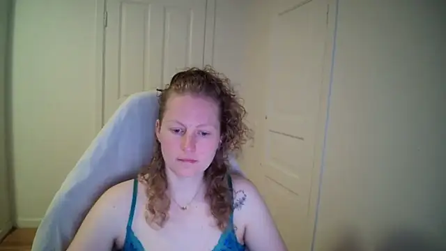 Girlnina-1995 online show from 03/23/26, 08:36