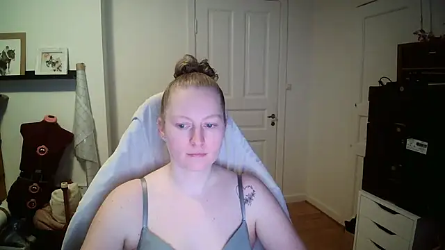 Girlnina-1995 online show from 01/07/26, 09:58