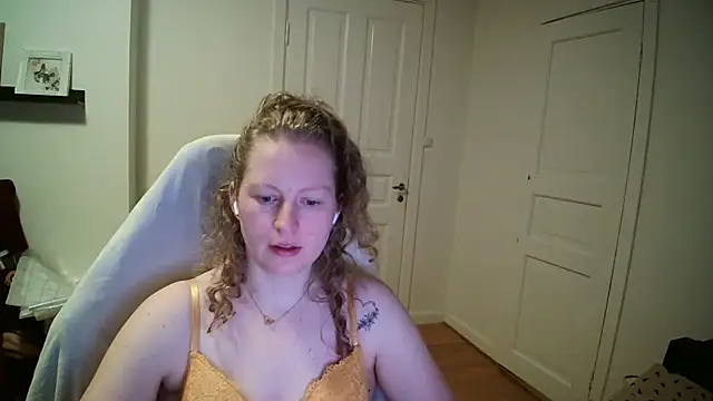 Girlnina-1995 online show from 03/09/26, 09:18