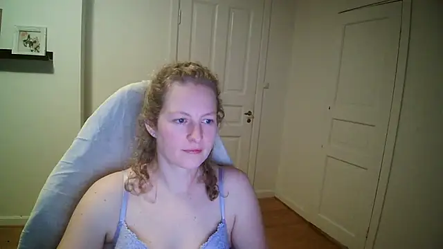 Snapshot of Girlnina-1995 chatting on 12/01/25, 09:48 Girlnina-1995 online show from 12/01/25, 09:48