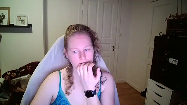 Girlnina-1995 online show from 02/02/26, 07:29