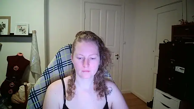 Girlnina-1995 online show from 01/12/26, 06:20