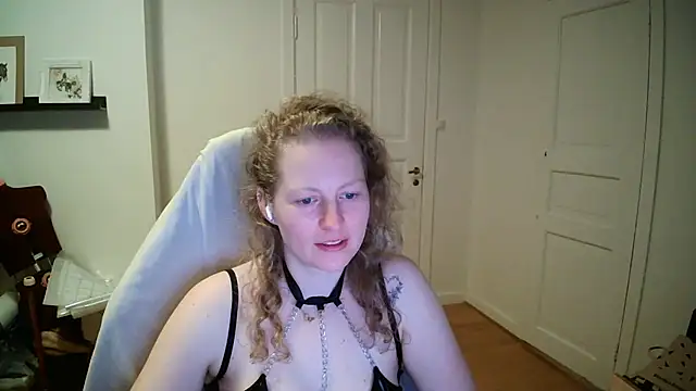 Girlnina-1995 online show from 03/16/26, 06:32