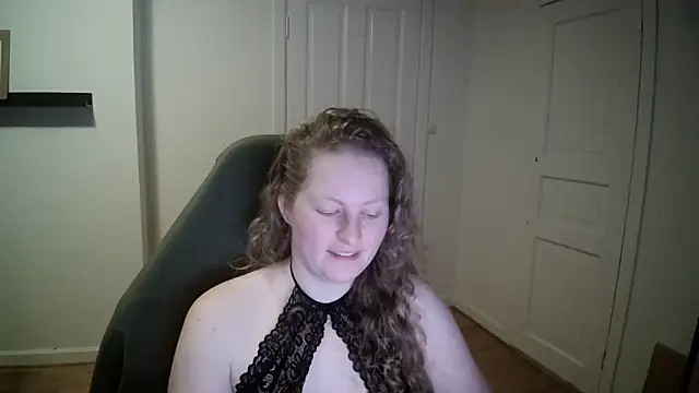 Snapshot of Girlnina-1995 chatting on 02/25/25, 03:53 Girlnina-1995 online show from 02/25/25, 03:53