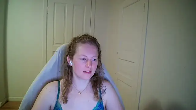 Girlnina-1995 online show from 03/23/26, 09:14