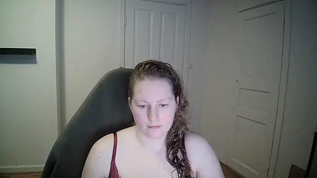 Snapshot of Girlnina-1995 chatting on 02/17/25, 11:55 Girlnina-1995 online show from 02/17/25, 11:55