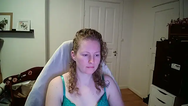 Girlnina-1995 online show from 02/09/26, 08:12