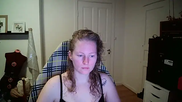 Girlnina-1995 online show from 01/19/26, 06:39