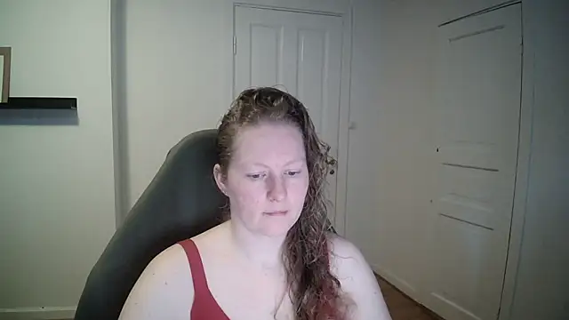 Snapshot of Girlnina-1995 chatting on 03/16/25, 10:33 Girlnina-1995 online show from 03/16/25, 10:33