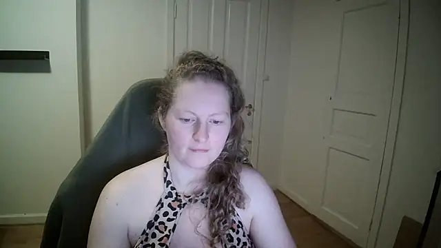 Snapshot of Girlnina-1995 chatting on 02/12/25, 09:01 Girlnina-1995 online show from 02/12/25, 09:01