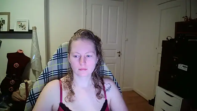 Girlnina-1995 online show from 01/14/26, 05:44