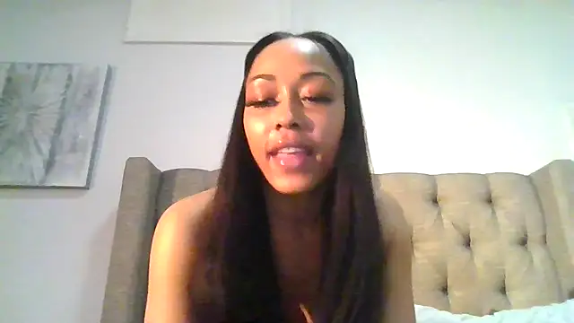 Snapshot of Itschanelhope chatting on 12/17/24, 10:32 Itschanelhope online show from 12/17/24, 10:32