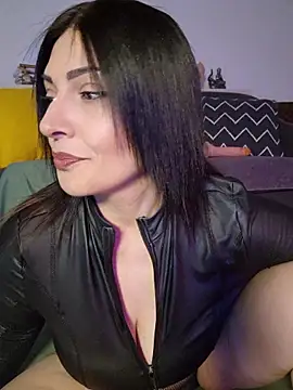 AryaSummersReal online show from 05/03/26, 08:19