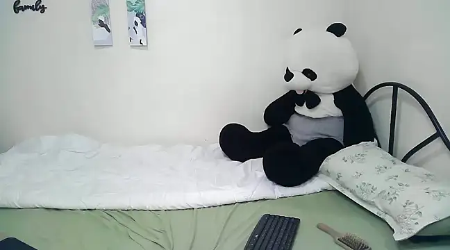 rihanna22 online show from 01/20/25, 05:37