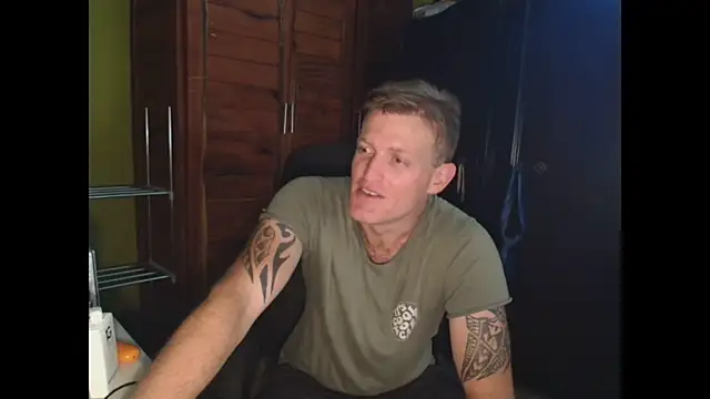 Snapshot of the-billy-blue chatting on 12/16/25, 08:51 the-billy-blue online show from 12/16/25, 08:51