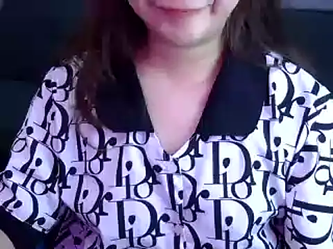 Bee 2k online show from 05/13/26, 04:30