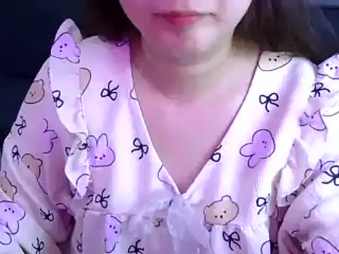 Bee 2k online show from 04/11/26, 04:20