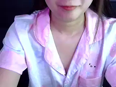 Bee 2k online show from 11/21/25, 04:55