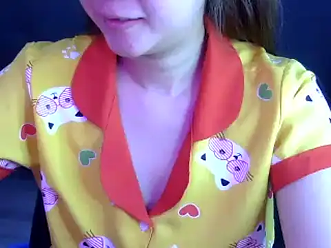 Bee 2k online show from 09/28/25, 04:30