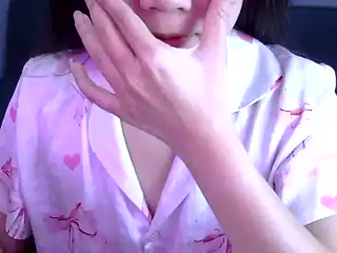 Bee 2k online show from 02/15/26, 04:57