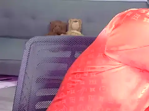 Bee 2k online show from 10/07/25, 04:35