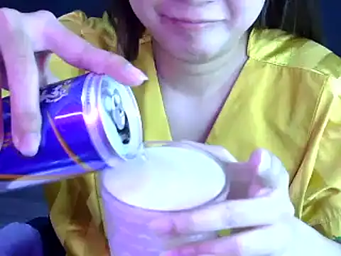 Bee 2k online show from 10/25/25, 04:44