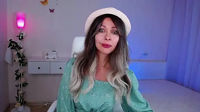 wendifoste online show from 09/26/25, 07:54